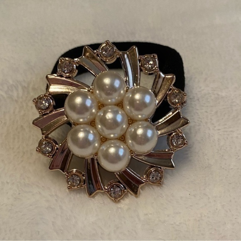 Pearl And Rhinestone Elastic Hair Tie